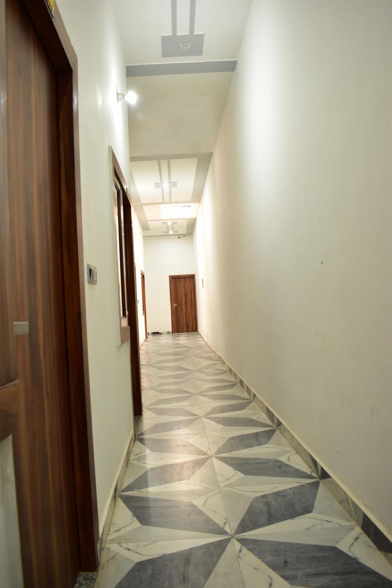Hotel Rudra Residency Near Railway Station Mathura Ngoại thất bức ảnh